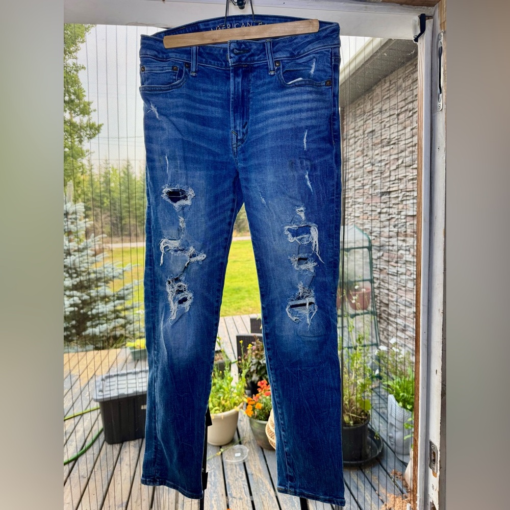 American Eagle Outfitters Distressed Blue Skinny Jeans